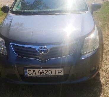 Серый Тойота Авенсис, объемом двигателя 2 л и пробегом 247 тыс. км за 7300 $, фото 1 на Automoto.ua