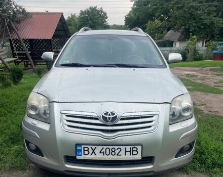 Серый Тойота Авенсис, объемом двигателя 2.2 л и пробегом 228 тыс. км за 6900 $, фото 1 на Automoto.ua
