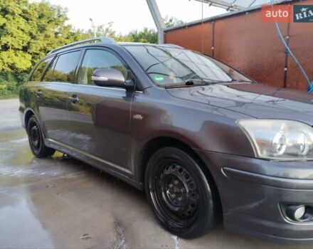 Серый Тойота Авенсис, объемом двигателя 2.2 л и пробегом 287 тыс. км за 6500 $, фото 1 на Automoto.ua