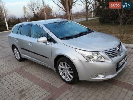 Серый Тойота Авенсис, объемом двигателя 2 л и пробегом 313 тыс. км за 7400 $, фото 1 на Automoto.ua