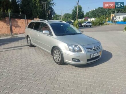 Серый Тойота Авенсис, объемом двигателя 1.8 л и пробегом 194 тыс. км за 7900 $, фото 1 на Automoto.ua