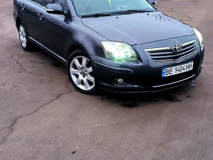 Серый Тойота Авенсис, объемом двигателя 2 л и пробегом 340 тыс. км за 10000 $, фото 1 на Automoto.ua