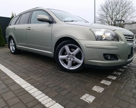 Серый Тойота Авенсис, объемом двигателя 2 л и пробегом 300 тыс. км за 2599 $, фото 1 на Automoto.ua