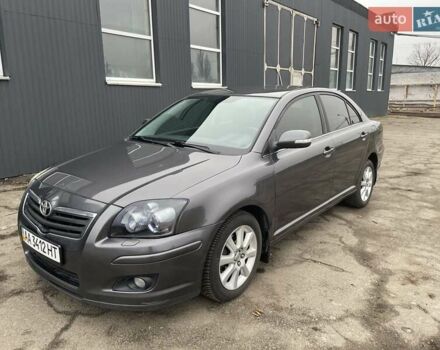 Серый Тойота Авенсис, объемом двигателя 1.8 л и пробегом 380 тыс. км за 7300 $, фото 1 на Automoto.ua