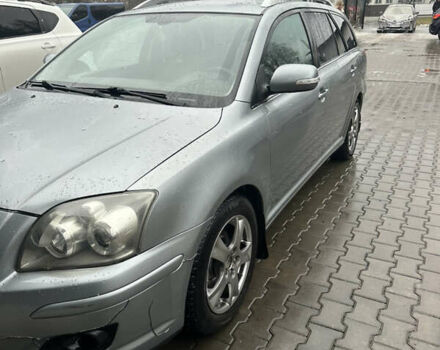 Сірий Тойота Авенсіс, об'ємом двигуна 2 л та пробігом 303 тис. км за 6900 $, фото 1 на Automoto.ua