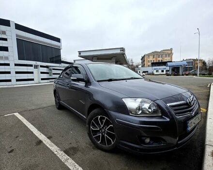 Серый Тойота Авенсис, объемом двигателя 1.8 л и пробегом 240 тыс. км за 8000 $, фото 1 на Automoto.ua