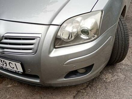 Серый Тойота Авенсис, объемом двигателя 2 л и пробегом 282 тыс. км за 7300 $, фото 1 на Automoto.ua