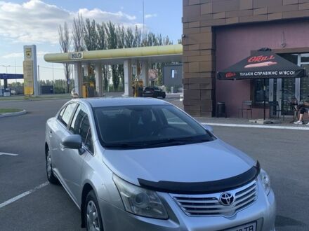 Серый Тойота Авенсис, объемом двигателя 1.8 л и пробегом 275 тыс. км за 7000 $, фото 1 на Automoto.ua