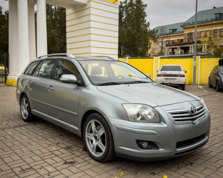 Серый Тойота Авенсис, объемом двигателя 2 л и пробегом 340 тыс. км за 3200 $, фото 1 на Automoto.ua