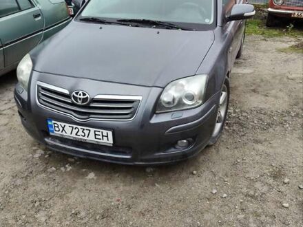 Серый Тойота Авенсис, объемом двигателя 2.2 л и пробегом 275 тыс. км за 4500 $, фото 1 на Automoto.ua