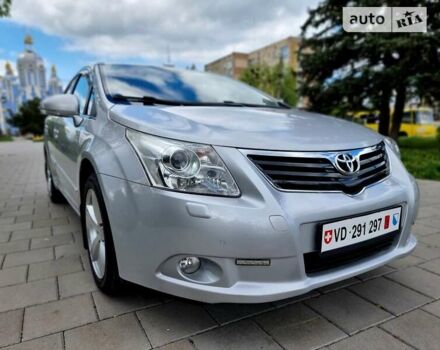 Серый Тойота Авенсис, объемом двигателя 2.2 л и пробегом 228 тыс. км за 9500 $, фото 1 на Automoto.ua