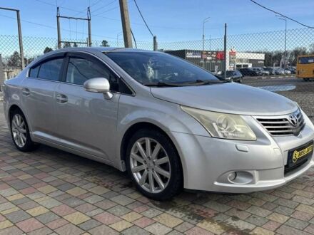 Серый Тойота Авенсис, объемом двигателя 2.2 л и пробегом 340 тыс. км за 9400 $, фото 1 на Automoto.ua