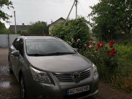 Серый Тойота Авенсис, объемом двигателя 2.2 л и пробегом 300 тыс. км за 8800 $, фото 1 на Automoto.ua