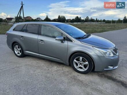 Сірий Тойота Авенсіс, об'ємом двигуна 2 л та пробігом 243 тис. км за 6500 $, фото 1 на Automoto.ua