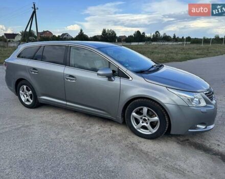 Сірий Тойота Авенсіс, об'ємом двигуна 2 л та пробігом 243 тис. км за 6500 $, фото 1 на Automoto.ua