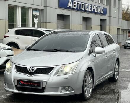 Серый Тойота Авенсис, объемом двигателя 2.2 л и пробегом 210 тыс. км за 9400 $, фото 1 на Automoto.ua