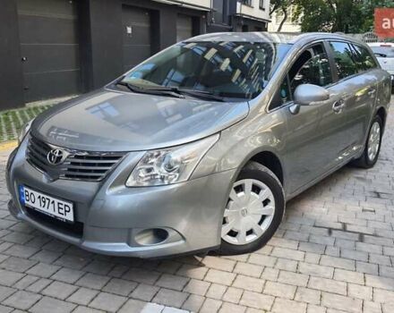 Серый Тойота Авенсис, объемом двигателя 1.6 л и пробегом 178 тыс. км за 8500 $, фото 1 на Automoto.ua