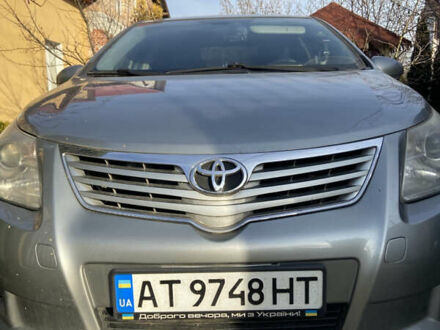 Серый Тойота Авенсис, объемом двигателя 2 л и пробегом 308 тыс. км за 6700 $, фото 1 на Automoto.ua