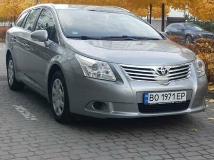 Серый Тойота Авенсис, объемом двигателя 1.6 л и пробегом 178 тыс. км за 8000 $, фото 1 на Automoto.ua