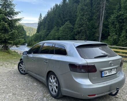 Серый Тойота Авенсис, объемом двигателя 2 л и пробегом 250 тыс. км за 10500 $, фото 1 на Automoto.ua