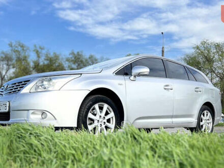 Серый Тойота Авенсис, объемом двигателя 2.2 л и пробегом 273 тыс. км за 8300 $, фото 1 на Automoto.ua