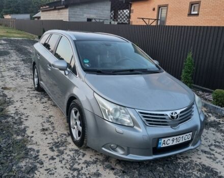 Сірий Тойота Авенсіс, об'ємом двигуна 2 л та пробігом 243 тис. км за 6700 $, фото 1 на Automoto.ua