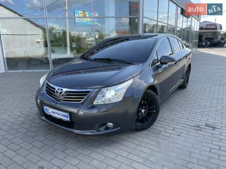 Серый Тойота Авенсис, объемом двигателя 2 л и пробегом 221 тыс. км за 8300 $, фото 1 на Automoto.ua