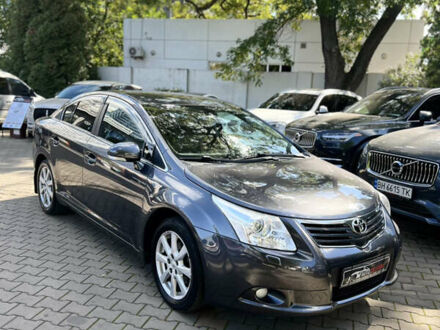 Серый Тойота Авенсис, объемом двигателя 1.99 л и пробегом 206 тыс. км за 9800 $, фото 1 на Automoto.ua