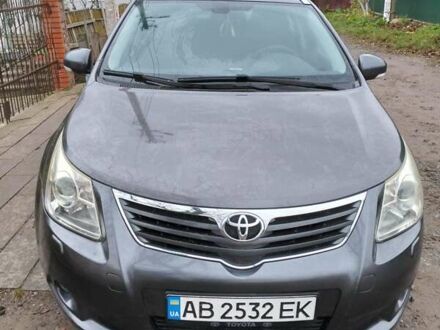 Серый Тойота Авенсис, объемом двигателя 2 л и пробегом 313 тыс. км за 8000 $, фото 1 на Automoto.ua