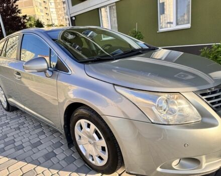 Серый Тойота Авенсис, объемом двигателя 1.8 л и пробегом 300 тыс. км за 9100 $, фото 1 на Automoto.ua