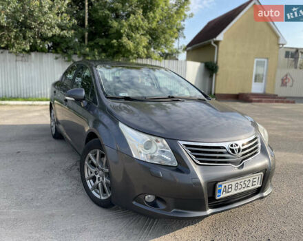 Серый Тойота Авенсис, объемом двигателя 2 л и пробегом 276 тыс. км за 9200 $, фото 1 на Automoto.ua