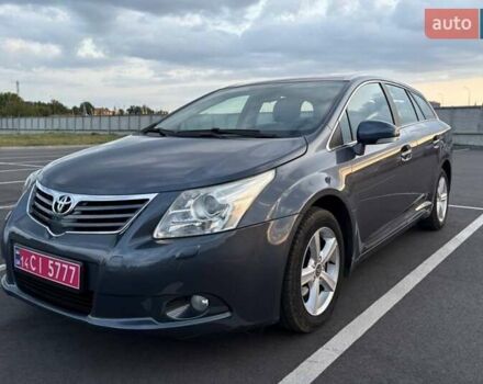 Серый Тойота Авенсис, объемом двигателя 1.6 л и пробегом 200 тыс. км за 8400 $, фото 1 на Automoto.ua