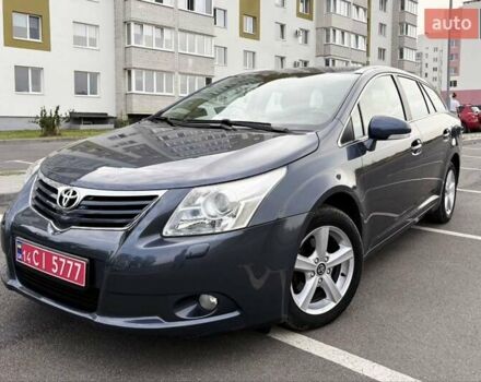 Серый Тойота Авенсис, объемом двигателя 1.6 л и пробегом 200 тыс. км за 8100 $, фото 1 на Automoto.ua