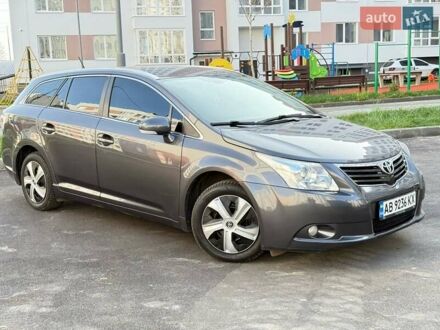 Серый Тойота Авенсис, объемом двигателя 2 л и пробегом 183 тыс. км за 9750 $, фото 1 на Automoto.ua