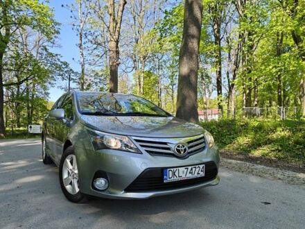 Тойота Авенсис 2011 в Житомире на Automoto.ua Серый Тойота Авенсис, объемом двигателя 1.8 л и пробегом 197 тыс. км за 7200 $, фото 1 на Automoto.ua