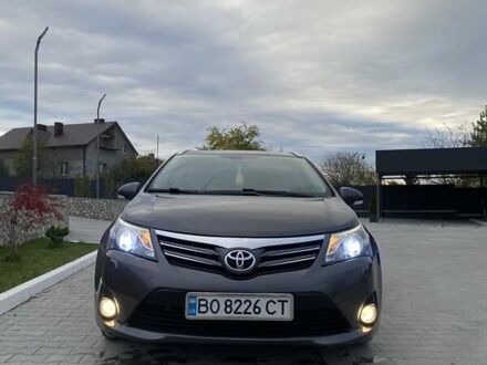 Серый Тойота Авенсис, объемом двигателя 2 л и пробегом 258 тыс. км за 9700 $, фото 1 на Automoto.ua