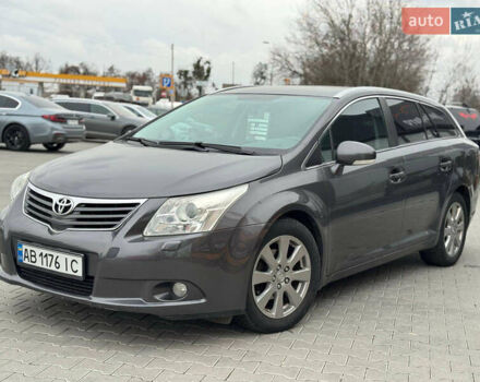 Серый Тойота Авенсис, объемом двигателя 2 л и пробегом 240 тыс. км за 9650 $, фото 1 на Automoto.ua