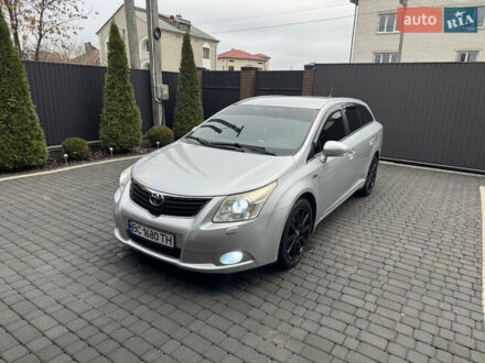 Серый Тойота Авенсис, объемом двигателя 2.2 л и пробегом 243 тыс. км за 9400 $, фото 1 на Automoto.ua