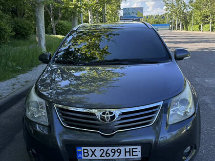 Серый Тойота Авенсис, объемом двигателя 2.23 л и пробегом 296 тыс. км за 9700 $, фото 1 на Automoto.ua
