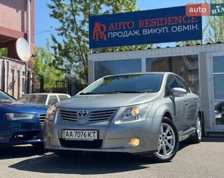 Серый Тойота Авенсис, объемом двигателя 1.99 л и пробегом 288 тыс. км за 8800 $, фото 1 на Automoto.ua