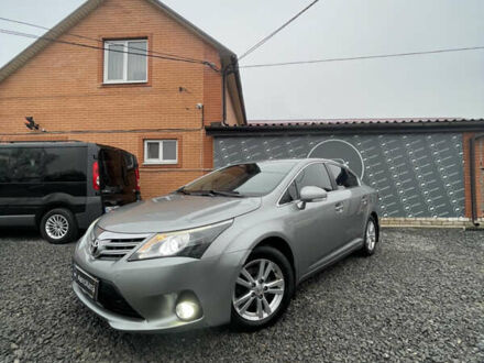 Серый Тойота Авенсис, объемом двигателя 1.8 л и пробегом 263 тыс. км за 10400 $, фото 1 на Automoto.ua