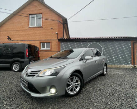 Серый Тойота Авенсис, объемом двигателя 1.8 л и пробегом 263 тыс. км за 10400 $, фото 1 на Automoto.ua