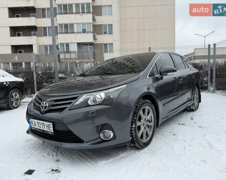 Серый Тойота Авенсис, объемом двигателя 2.2 л и пробегом 228 тыс. км за 8950 $, фото 1 на Automoto.ua