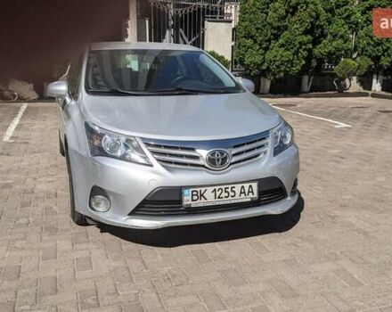 Серый Тойота Авенсис, объемом двигателя 1.8 л и пробегом 320 тыс. км за 8200 $, фото 1 на Automoto.ua