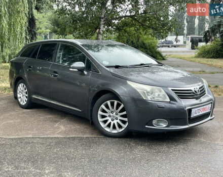 Серый Тойота Авенсис, объемом двигателя 2 л и пробегом 259 тыс. км за 8990 $, фото 1 на Automoto.ua