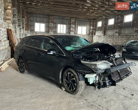 Серый Тойота Авенсис, объемом двигателя 1.8 л и пробегом 200 тыс. км за 2999 $, фото 1 на Automoto.ua