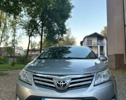 Серый Тойота Авенсис, объемом двигателя 2.2 л и пробегом 175 тыс. км за 12000 $, фото 1 на Automoto.ua