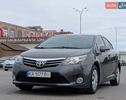 Серый Тойота Авенсис, объемом двигателя 2 л и пробегом 162 тыс. км за 10800 $, фото 1 на Automoto.ua
