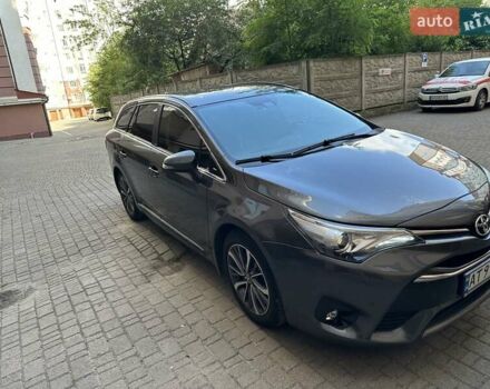Серый Тойота Авенсис, объемом двигателя 2 л и пробегом 255 тыс. км за 16300 $, фото 1 на Automoto.ua