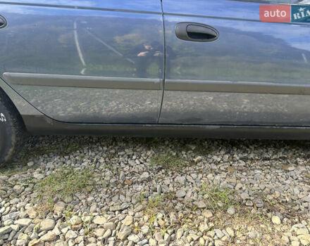 Синий Тойота Авенсис, объемом двигателя 1.59 л и пробегом 507 тыс. км за 3000 $, фото 5 на Automoto.ua